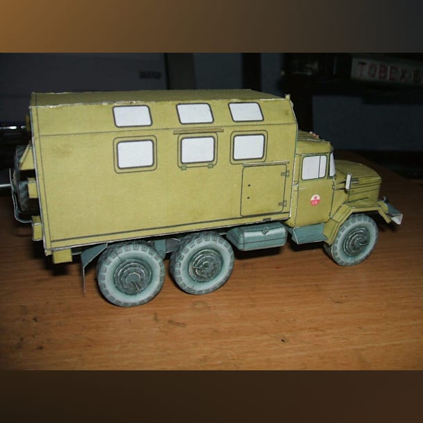 Журнал Novamodel - 15 - Грузовик ЗИЛ-131 КУНГ, масштаб 1:43
