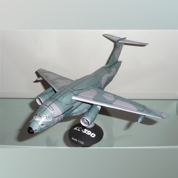 Самолет Embraer KC-390
