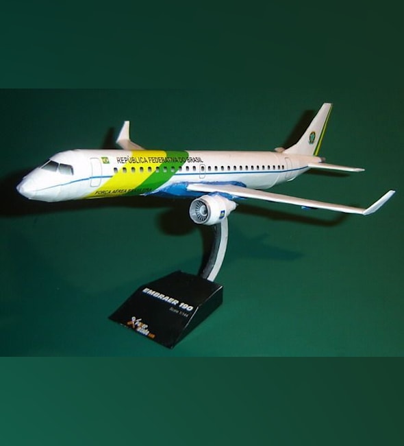 Бумажная модель Самолет Embraer 190