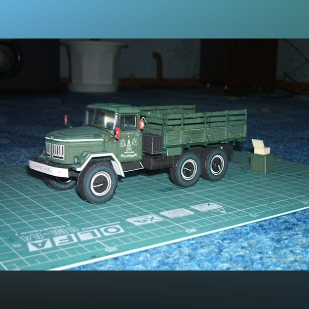 Журнал Novamodel - 17 - Грузовик ЗИЛ-131 с салютной установкой 2А30М, масштаб 1:43