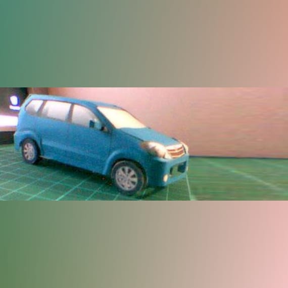 Автомобиль Toyota Avanza
